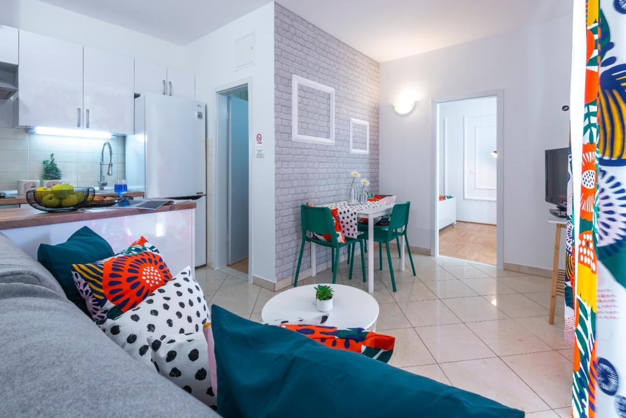 Niko's Charming With Free Parking Appartement